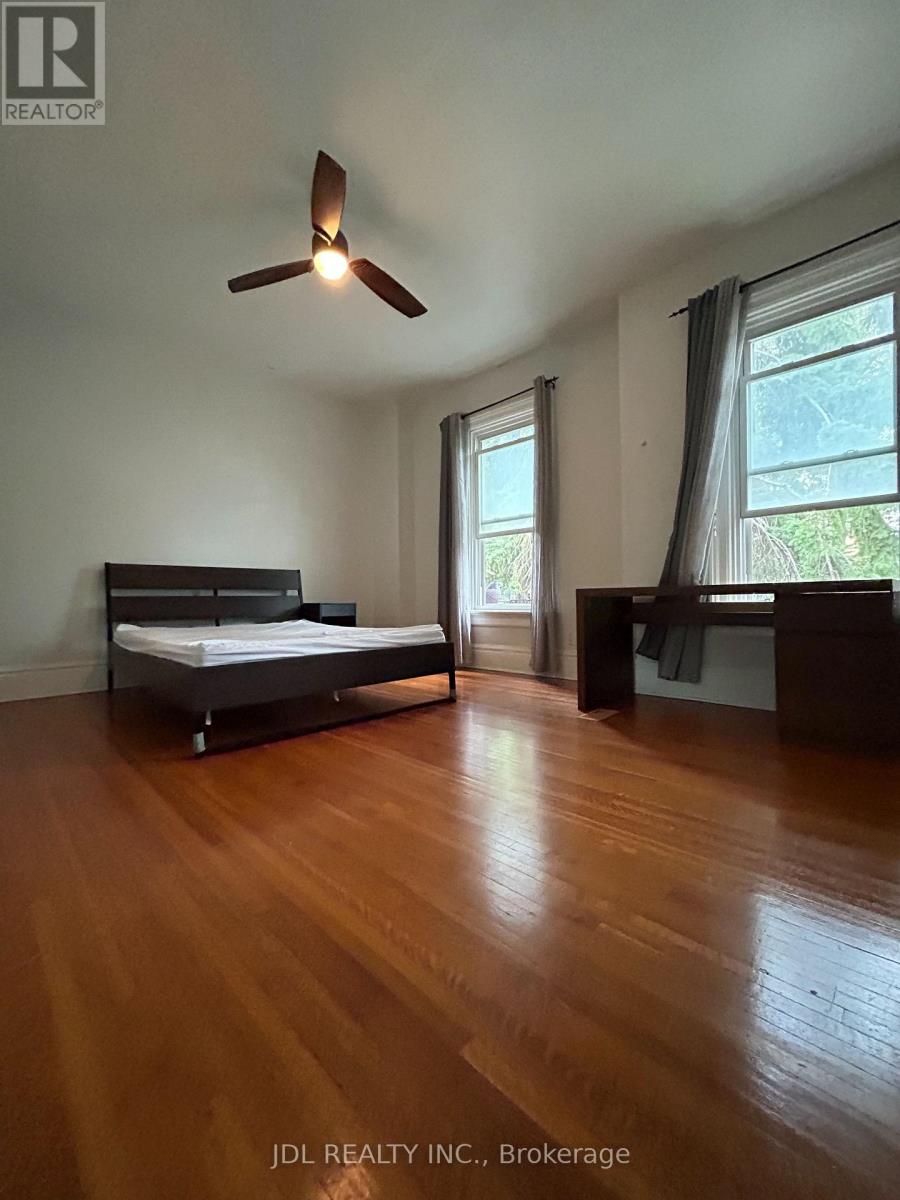 Suite Aa 2nd Floor - 137 Denison Ave Avenue, Toronto, Ontario  M5T 2N2 - Photo 12 - C13735040