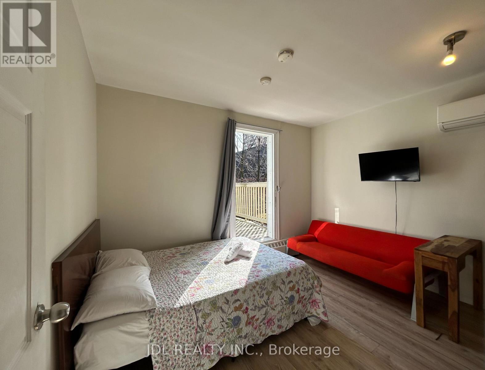 2-Bedroom Unit 2nd Floor - 3 Pembroke St Street, Toronto, Ontario  M5A 2N6 - Photo 2 - C13735050
