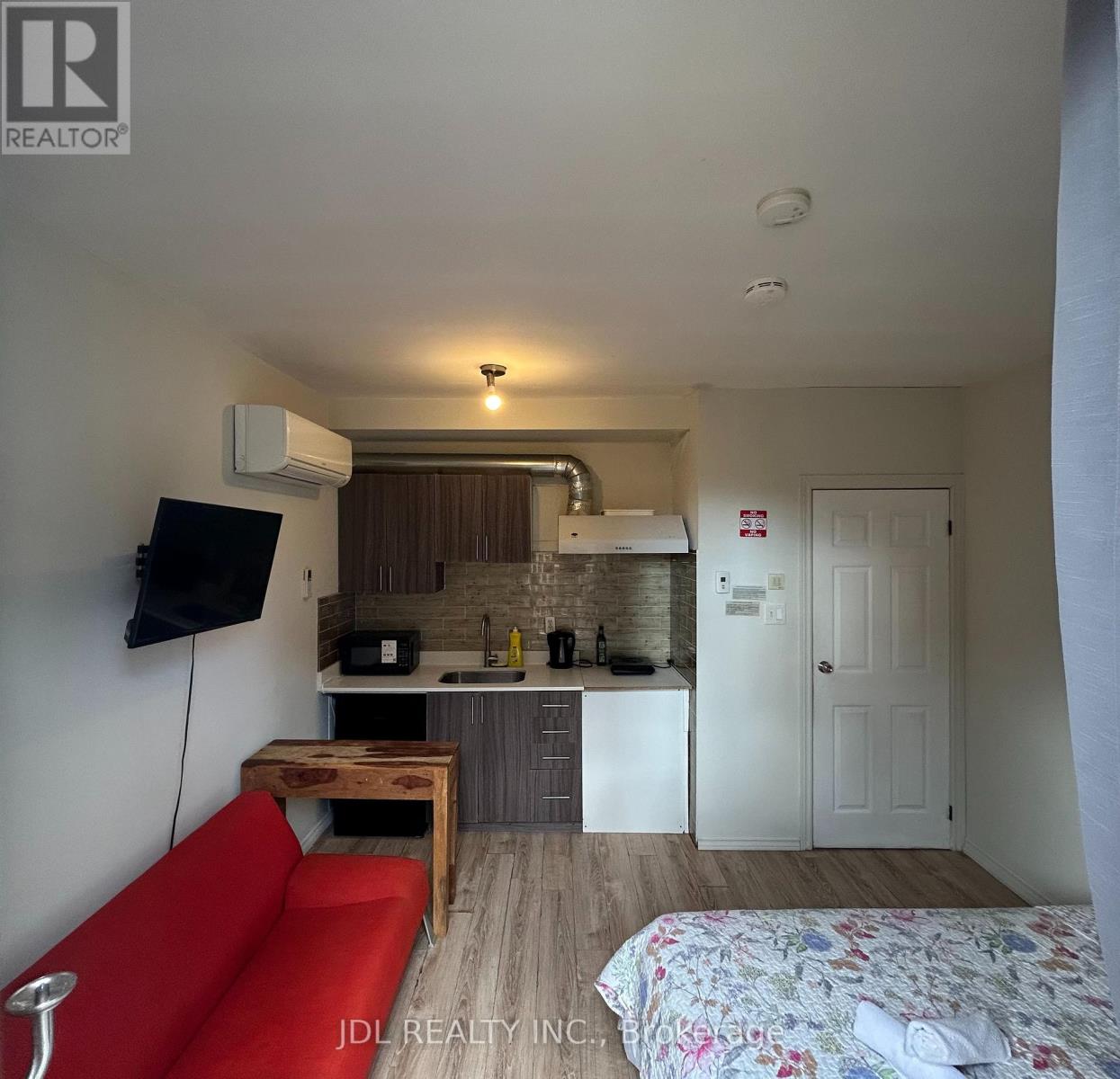 2-Bedroom Unit 2nd Floor - 3 Pembroke St Street, Toronto, Ontario  M5A 2N6 - Photo 4 - C13735050