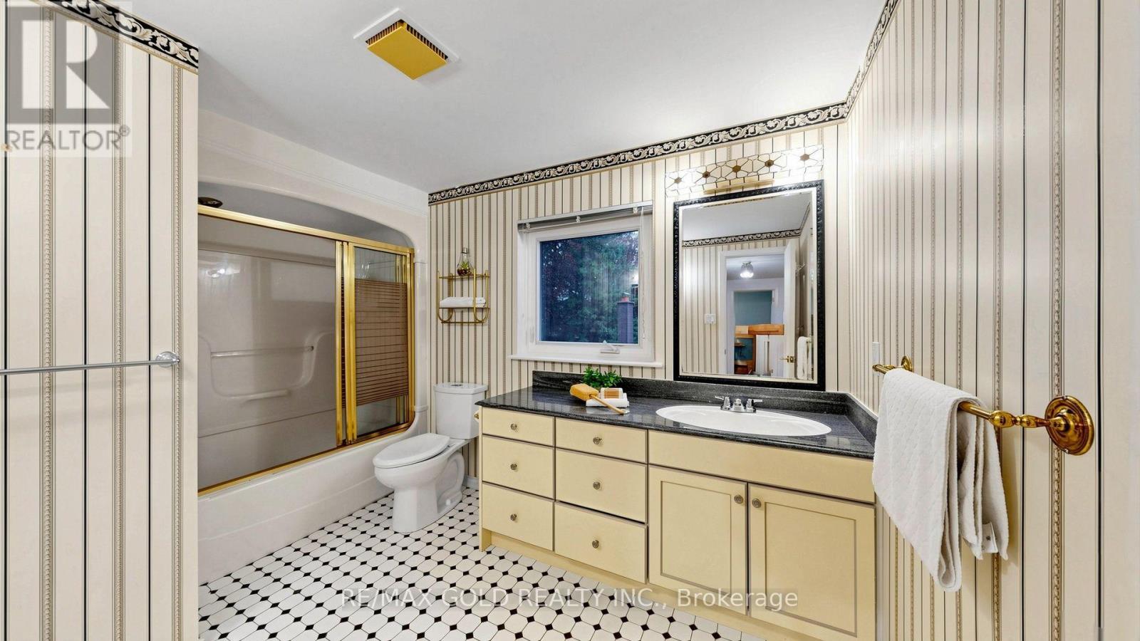 146 Oakmeadow Boulevard, Toronto, Ontario  M1E 4H3 - Photo 28 - E13735012