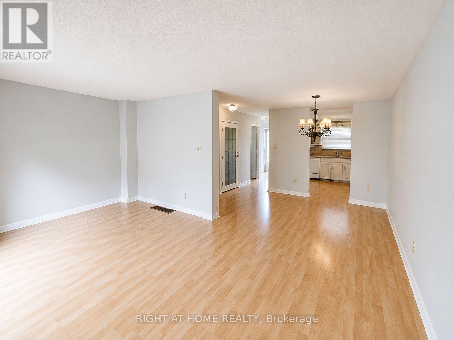 62 - 580 Eyer Drive, Pickering, Ontario L1W 3B7 - Photo 5 - E13735022