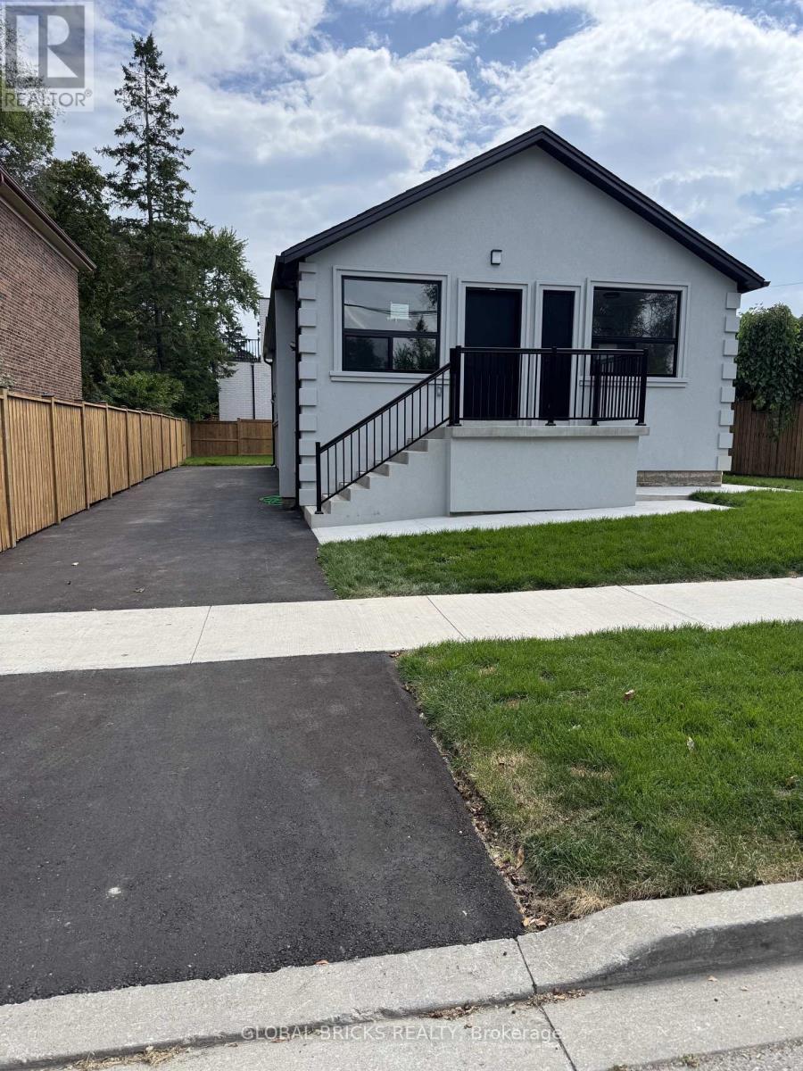 UNIT 2- REAR UPPER - 101 MINERVA AVENUE