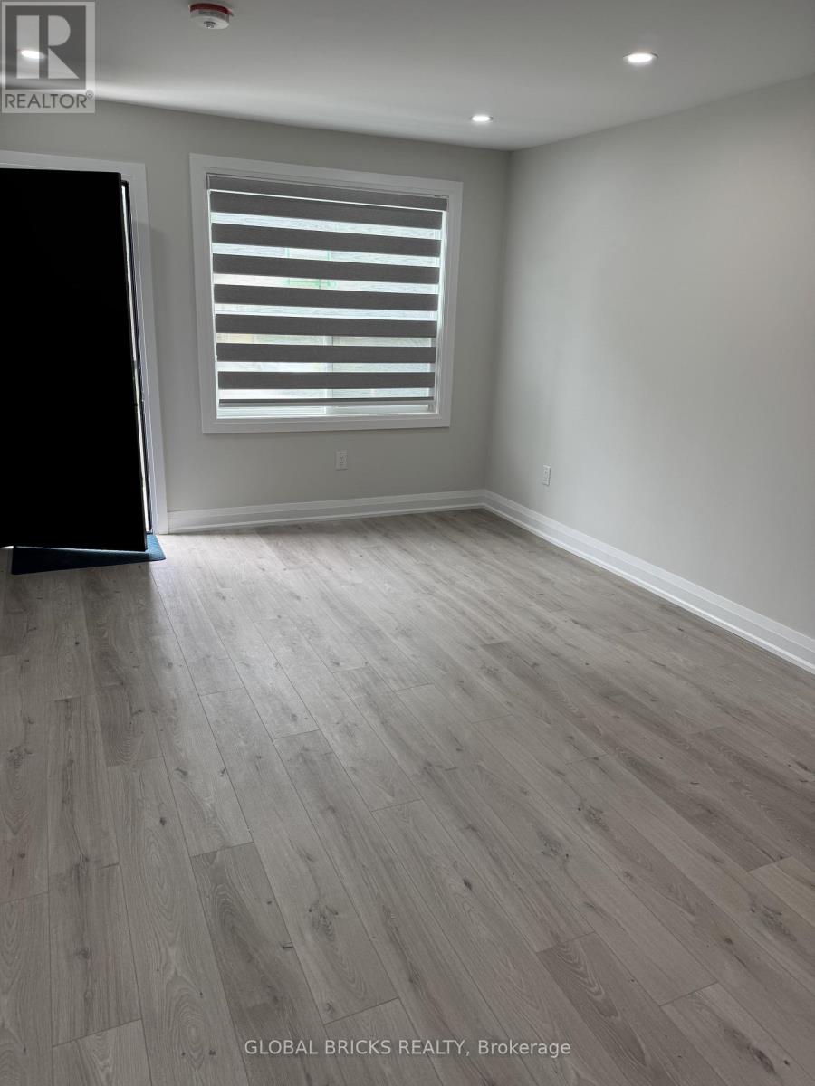 Unit 2- Rear Upper - 101 Minerva Avenue, Toronto, Ontario  M1M 1V8 - Photo 12 - E13735060