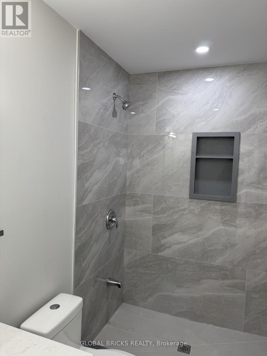 Unit 2- Rear Upper - 101 Minerva Avenue, Toronto, Ontario  M1M 1V8 - Photo 13 - E13735060