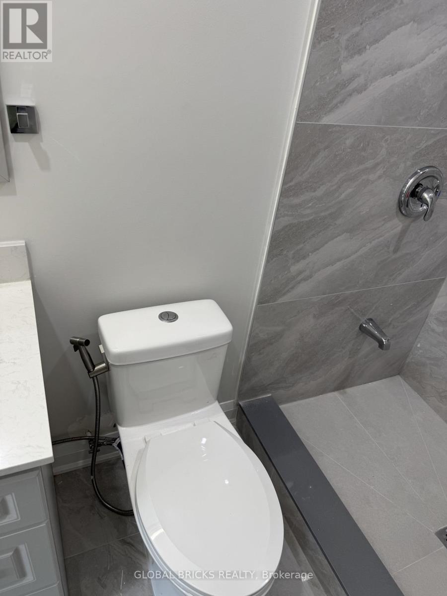 Unit 2- Rear Upper - 101 Minerva Avenue, Toronto, Ontario  M1M 1V8 - Photo 14 - E13735060