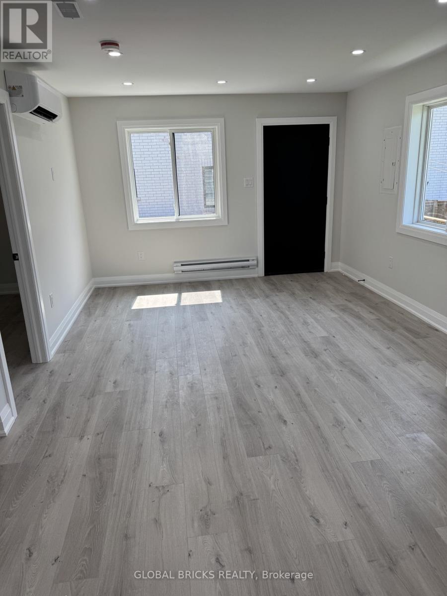 Unit 2- Rear Upper - 101 Minerva Avenue, Toronto, Ontario  M1M 1V8 - Photo 4 - E13735060