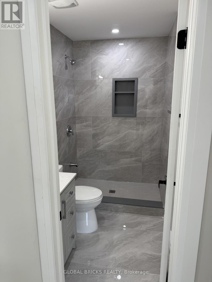 Unit 2- Rear Upper - 101 Minerva Avenue, Toronto, Ontario  M1M 1V8 - Photo 5 - E13735060