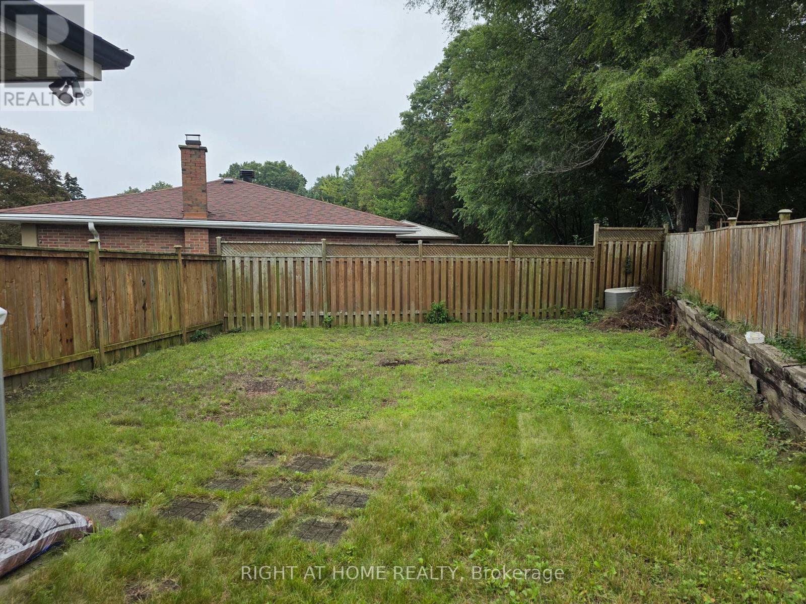 125 Weir Crescent S, Toronto, Ontario  M1E 4T1 - Photo 24 - E13735078
