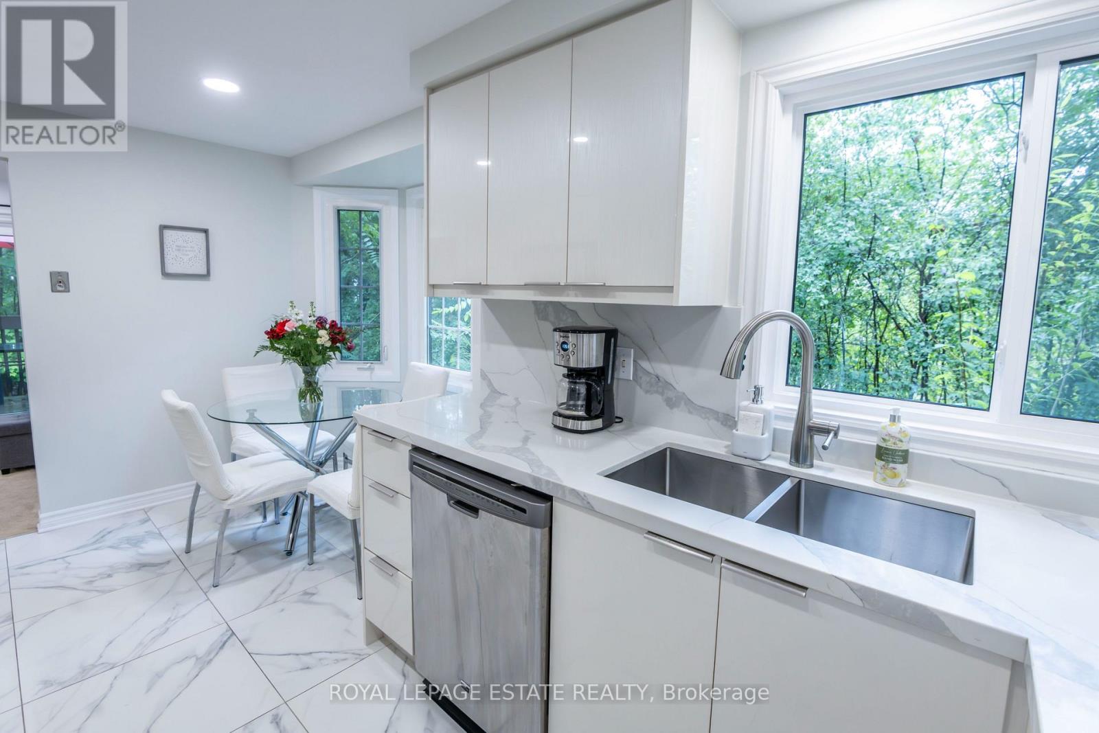 3 - 228 Kingswood Drive, Kitchener, Ontario  N2E 2K2 - Photo 9 - X13735094