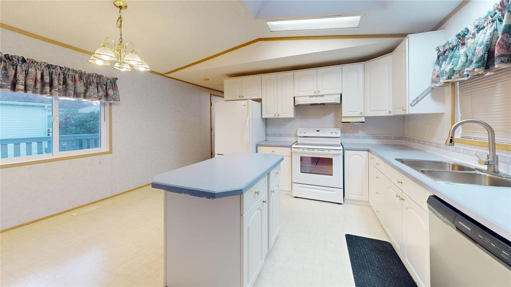 10 Mockingbird Drive, Brandon, Manitoba  R7C 1B2 - Photo 11 - 202621959