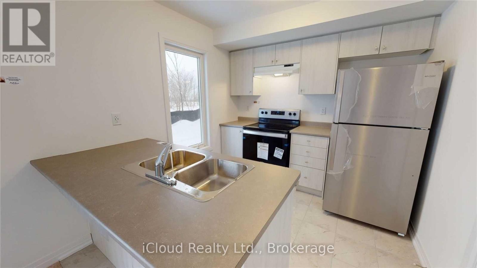 58 Brown Bear Street, Barrie, Ontario  L9J 0H8 - Photo 4 - S13731930