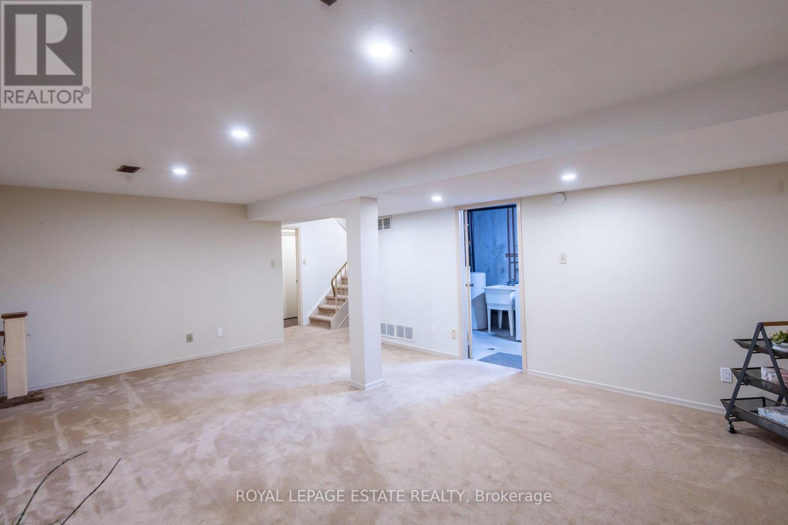 3 - 228 Kingswood Drive, Kitchener, Ontario  N2E 2K2 - Photo 33 - X13735094