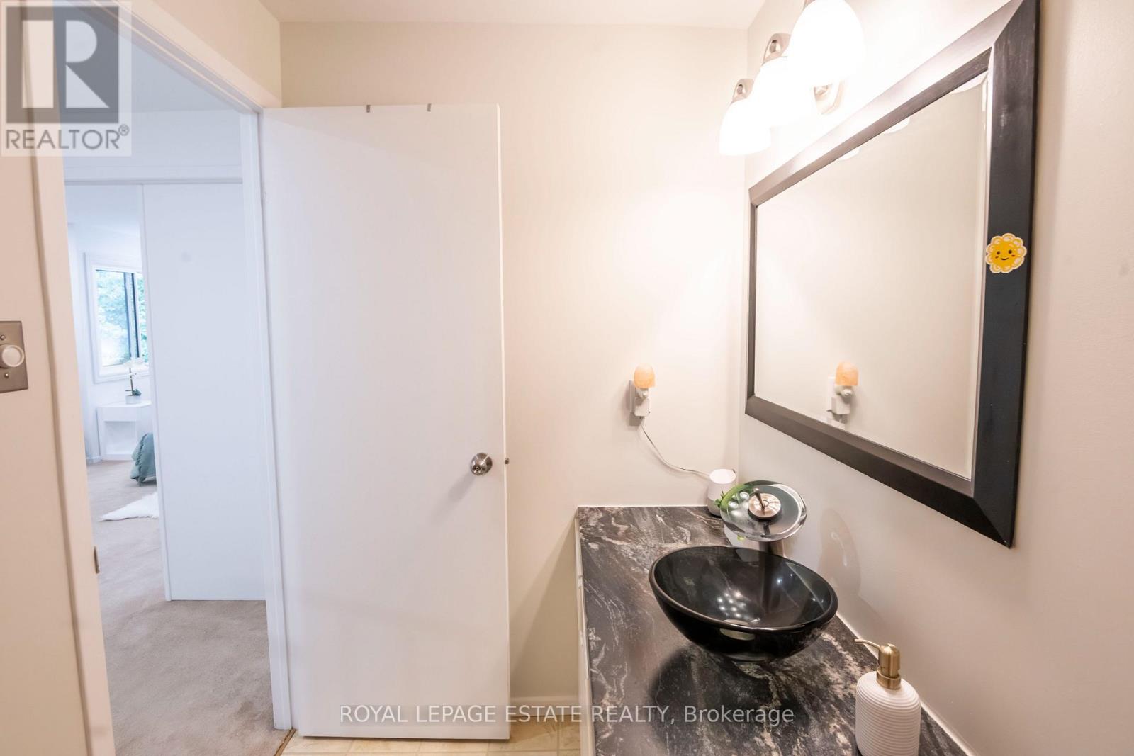 3 - 228 Kingswood Drive, Kitchener, Ontario  N2E 2K2 - Photo 30 - X13735094