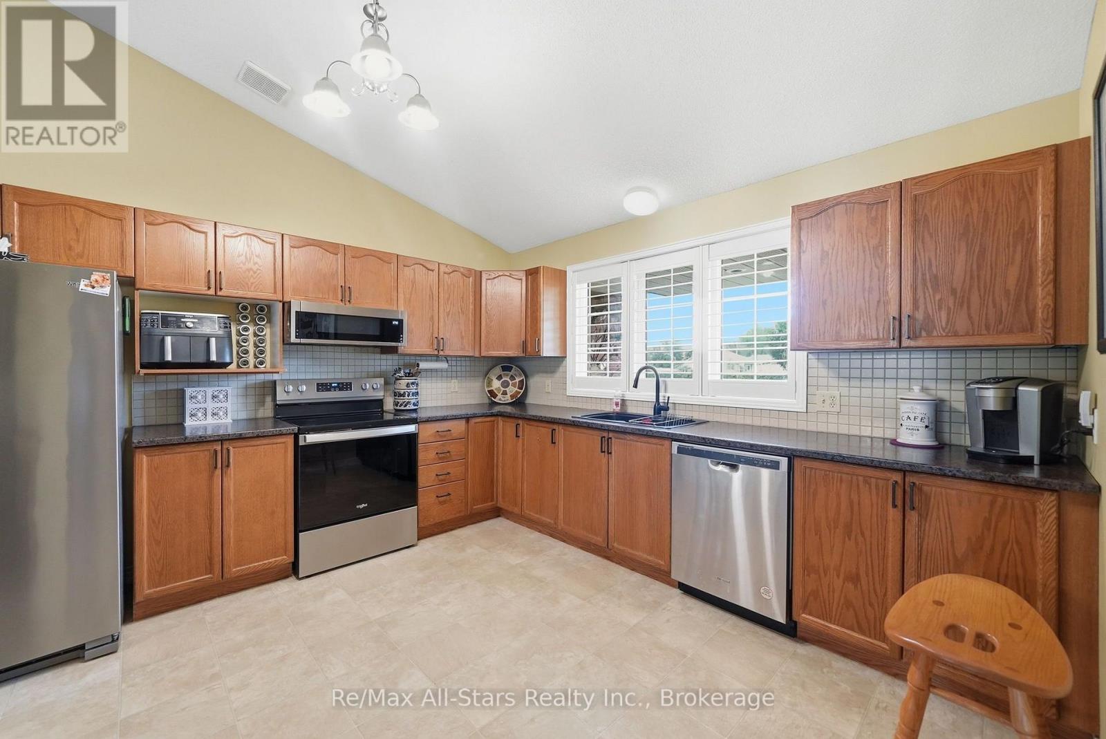 22 Hallett Crescent, Kawartha Lakes, Ontario  K0M 2C0 - Photo 12 - X13727230