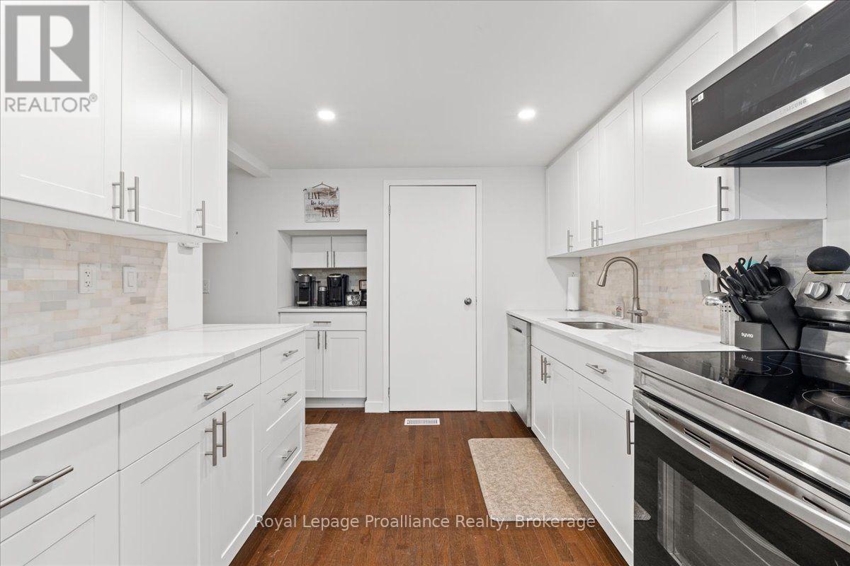 2307 County Rd 3, Prince Edward County, Ontario  K0K 1L0 - Photo 19 - X13735184