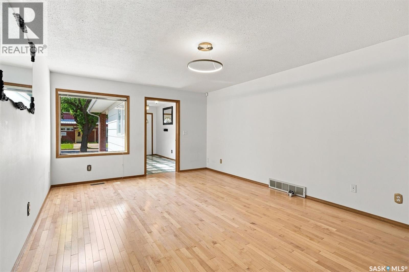 2227 Herman Avenue, Saskatoon, Saskatchewan  S7M 0N4 - Photo 6 - SK047139