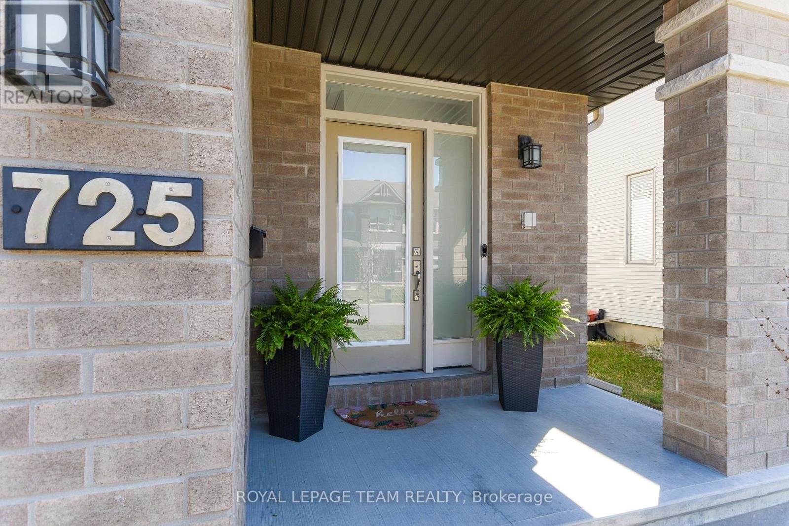 725 Capricorn Circle, Ottawa, Ontario  K4M 0J4 - Photo 2 - X13735148