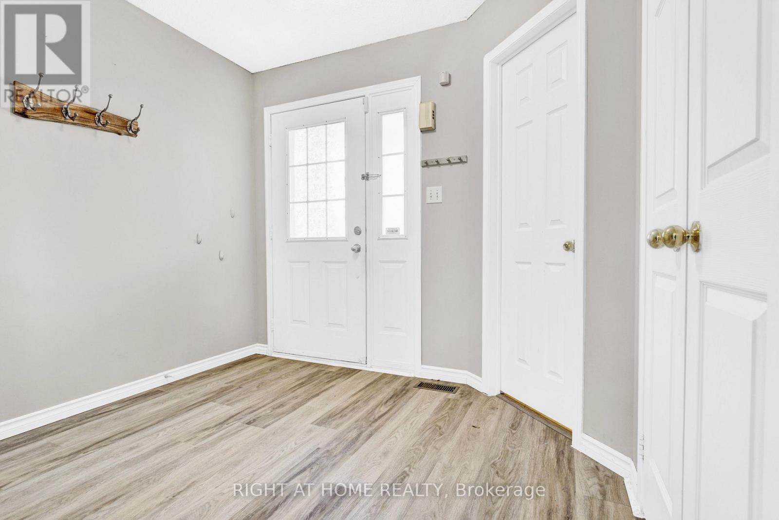 1720 Radcliffe Drive, Oshawa, Ontario  L1K 2T1 - Photo 2 - E13735166