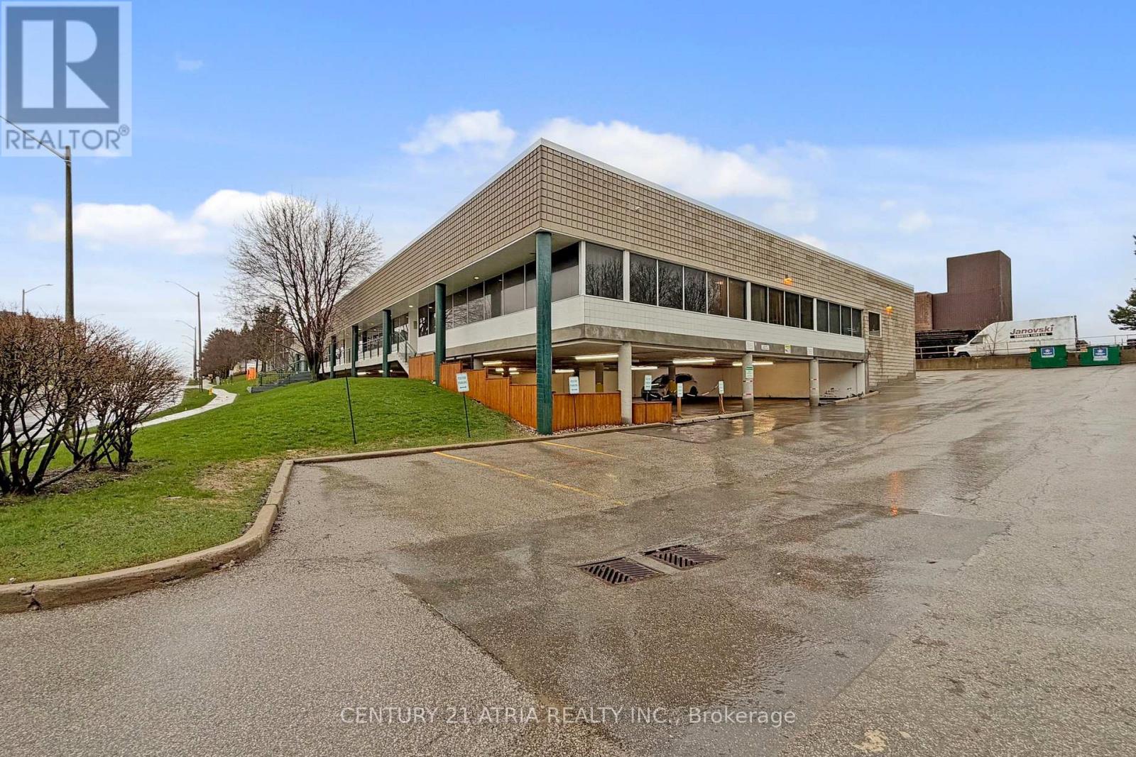 45 Mcintosh Drive, Markham (Buttonville), Ontario  L3R 8C7 - Photo 2 - N13048794