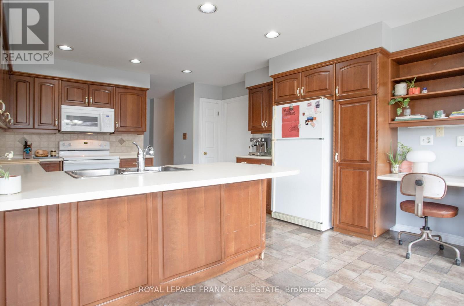 312 Cumberland Court, Oshawa, Ontario  L1H 8E7 - Photo 12 - E13735302