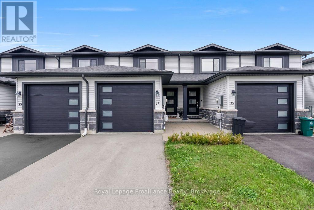 17 DEWAL PLACE, Belleville, Ontario