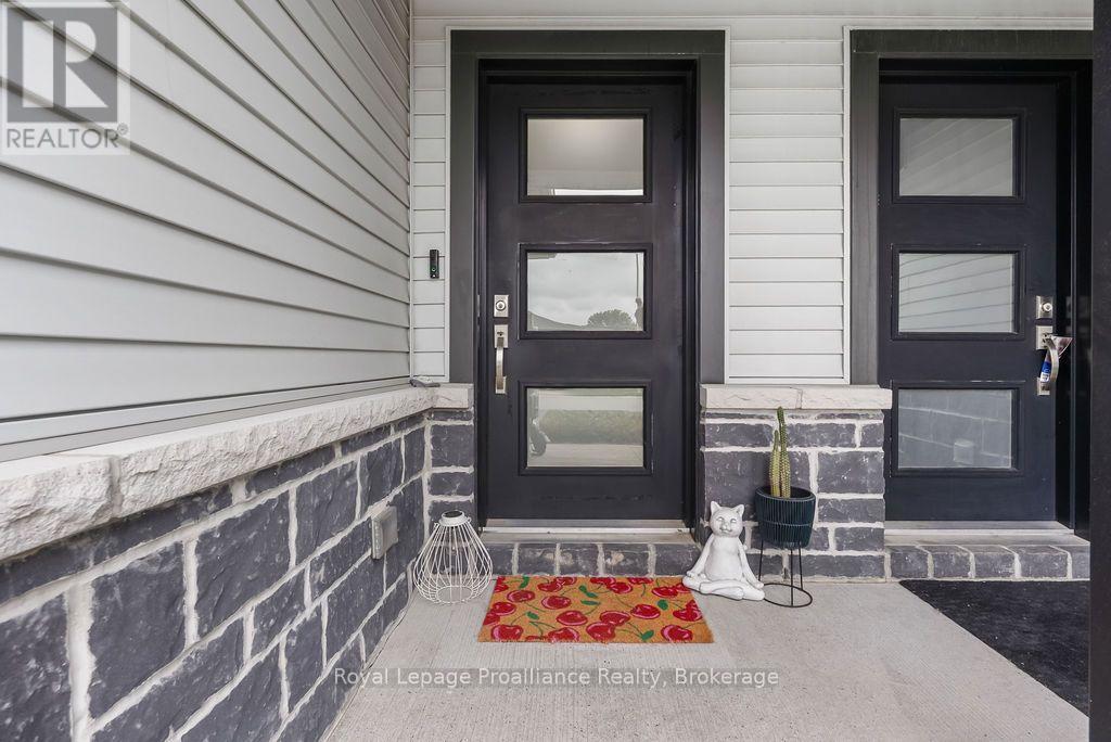17 Dewal Place, Belleville, Ontario  K8P 0H3 - Photo 4 - X13735230