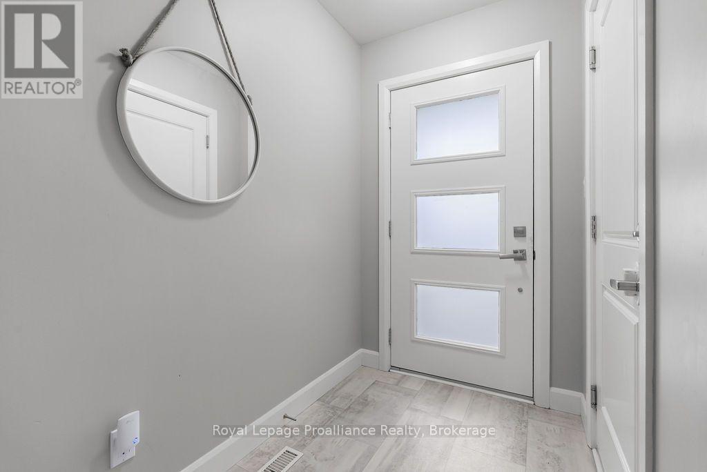 17 Dewal Place, Belleville, Ontario  K8P 0H3 - Photo 5 - X13735230