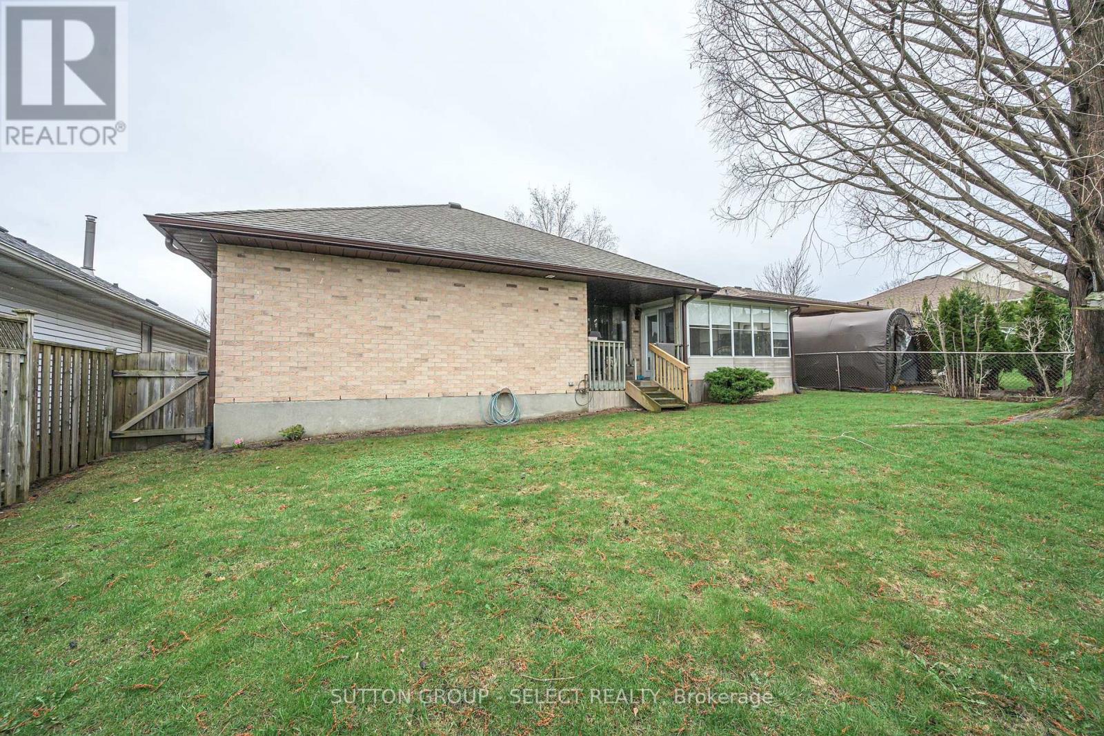 260 Village Green Avenue, London South, Ontario  N6J 3Z6 - Photo 35 - X13735316