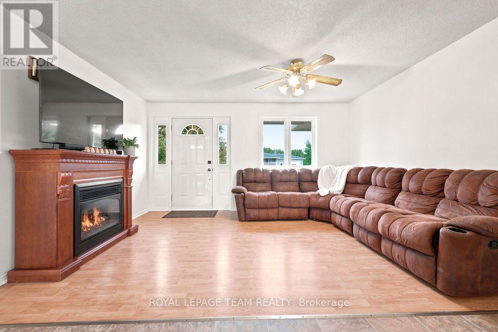 13 Springfield Drive, Whitewater Region, Ontario K0J 1K0 - Photo 13 - X13735344