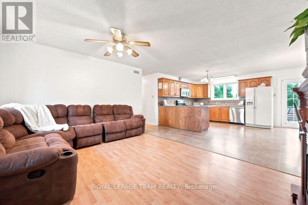 13 Springfield Drive, Whitewater Region, Ontario K0J 1K0 - Photo 15 - X13735344