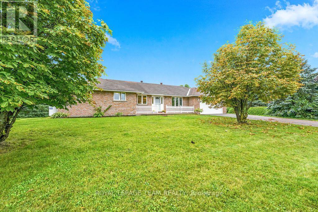 13 Springfield Drive, Whitewater Region, Ontario K0J 1K0 - Photo 5 - X13735344