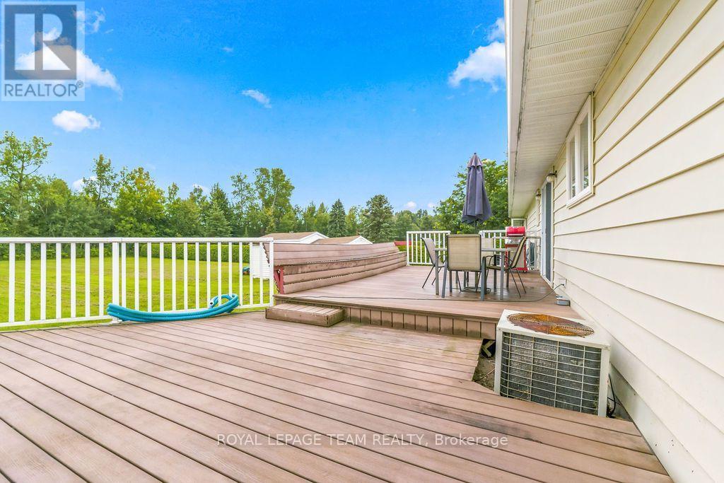 13 Springfield Drive, Whitewater Region, Ontario K0J 1K0 - Photo 7 - X13735344