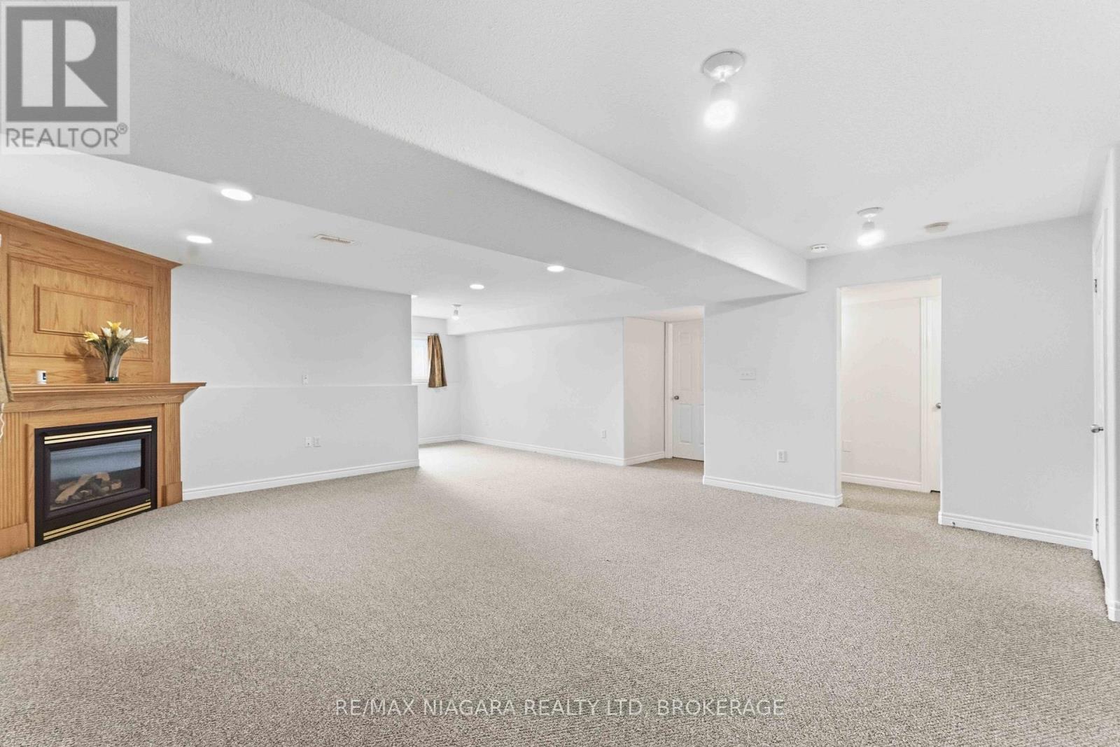 8253 Costabile Drive, Niagara Falls, Ontario  L2H 3L2 - Photo 13 - X13735276