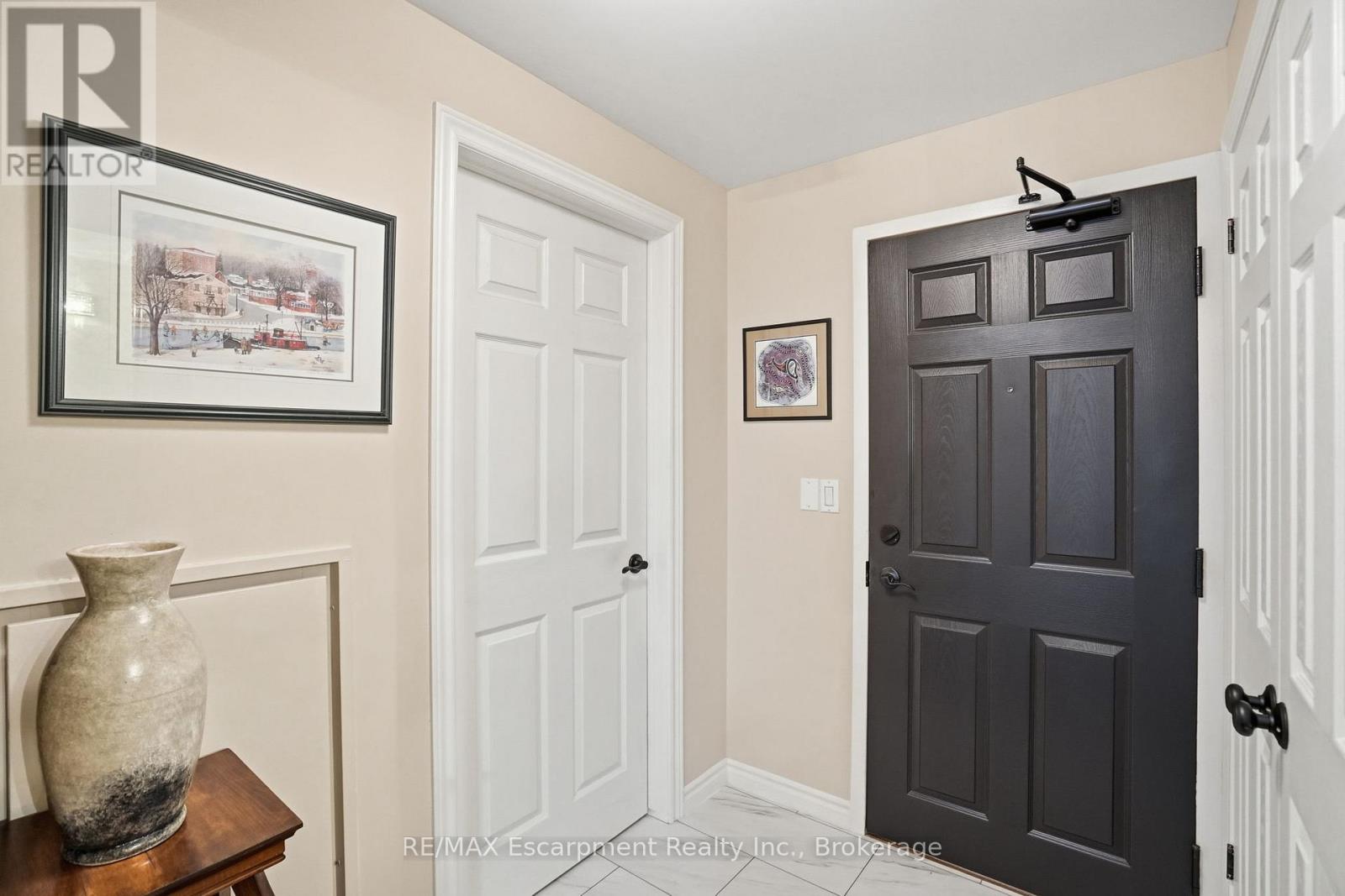 310 - 5188 Lakeshore Road, Burlington, Ontario  L7L 6P4 - Photo 3 - W13735256