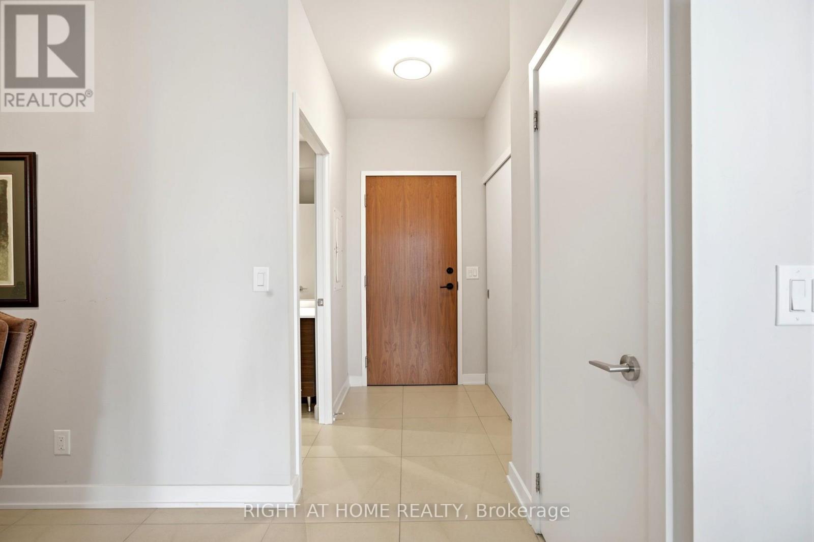 1801 - 1 Market Street, Toronto, Ontario  M5E 0A2 - Photo 3 - C13735212