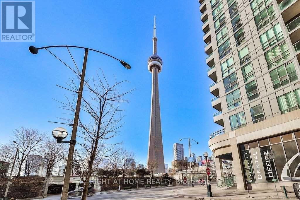305 - 19 GRAND TRUNK CRESCENT, Toronto, Ontario