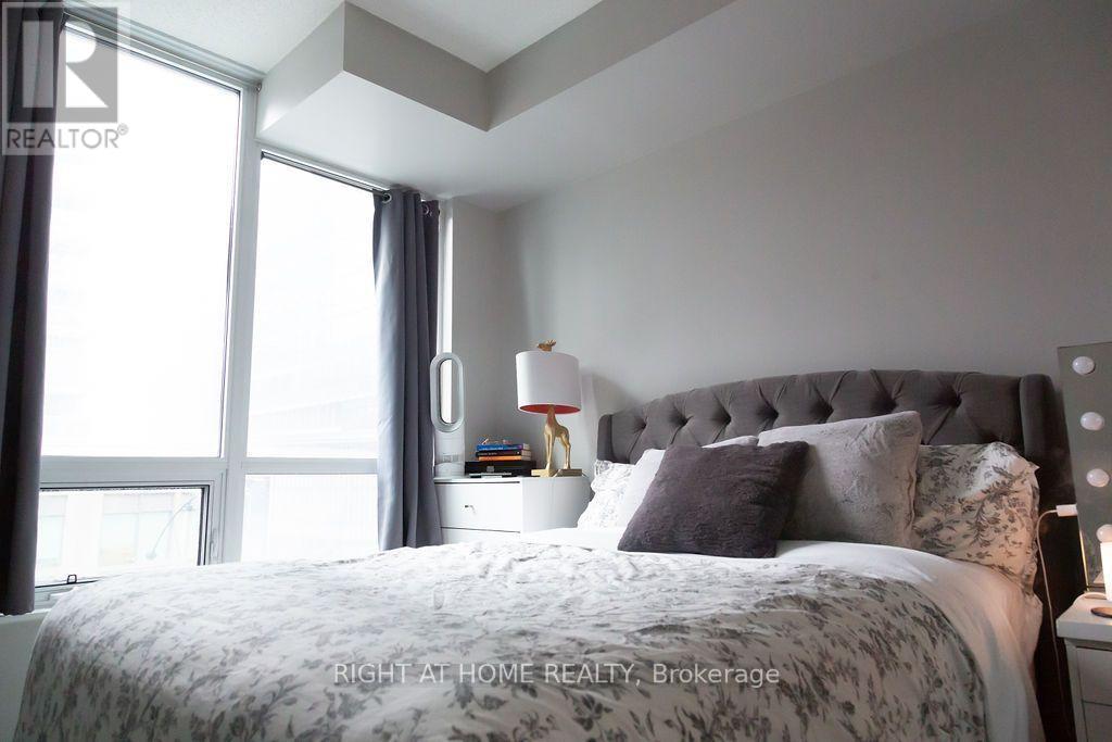 305 - 19 Grand Trunk Crescent, Toronto, Ontario  M5J 3A3 - Photo 10 - C13735240