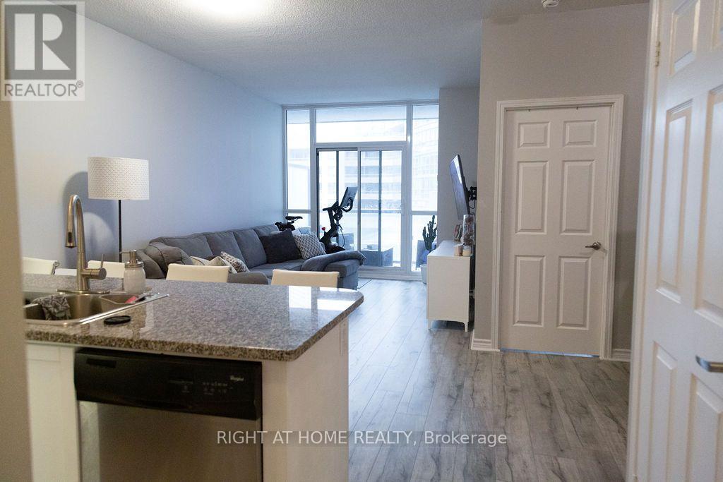 305 - 19 Grand Trunk Crescent, Toronto, Ontario  M5J 3A3 - Photo 3 - C13735240