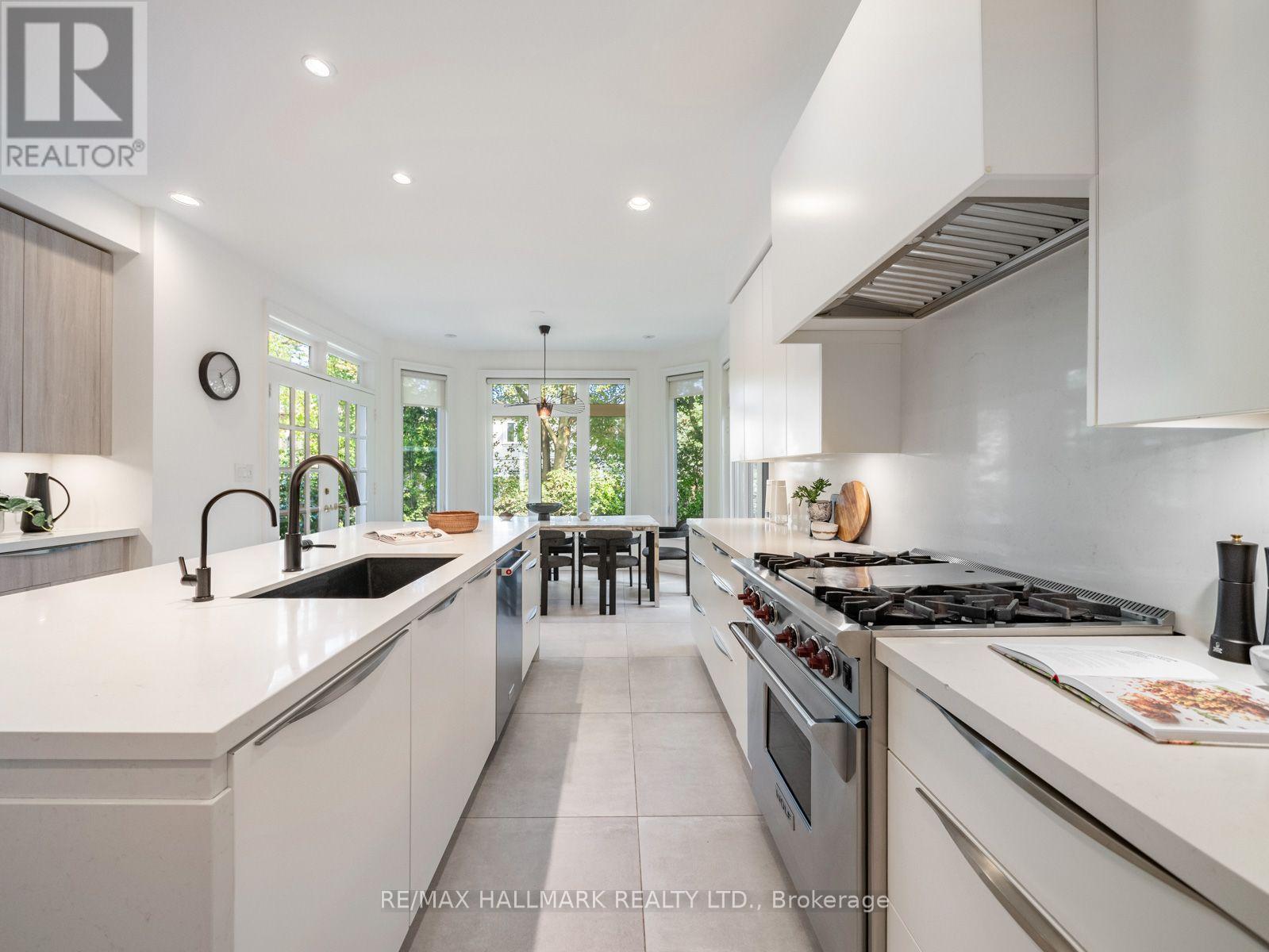 43 Prince Charles Drive, Toronto, Ontario  M6A 2H4 - Photo 17 - C13735286