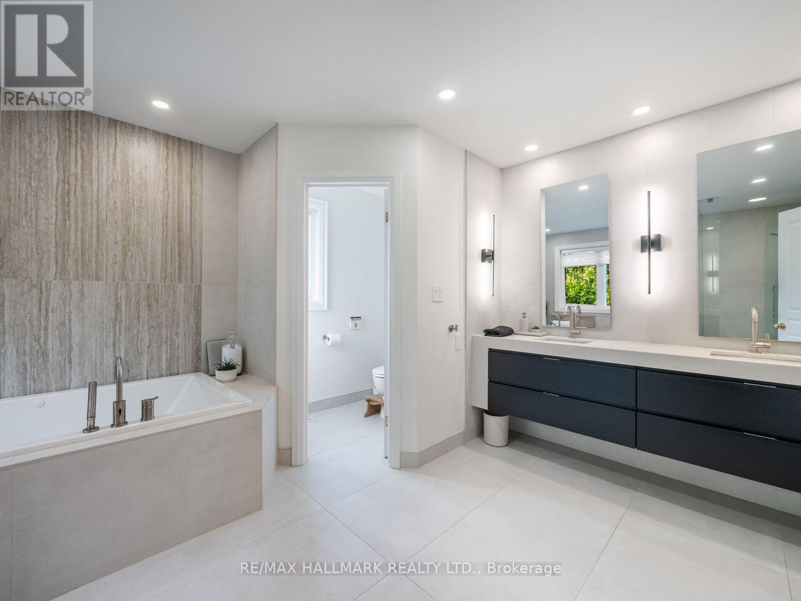 43 Prince Charles Drive, Toronto, Ontario  M6A 2H4 - Photo 33 - C13735286