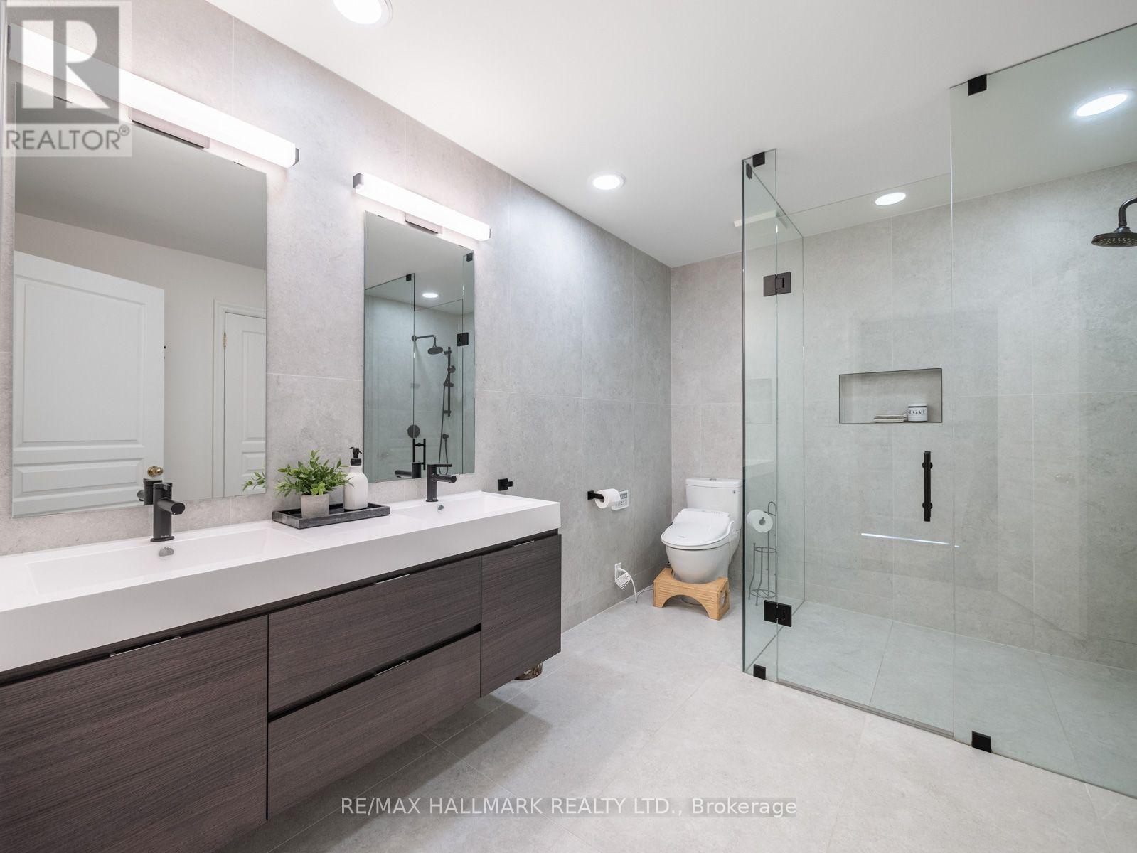 43 Prince Charles Drive, Toronto, Ontario  M6A 2H4 - Photo 39 - C13735286