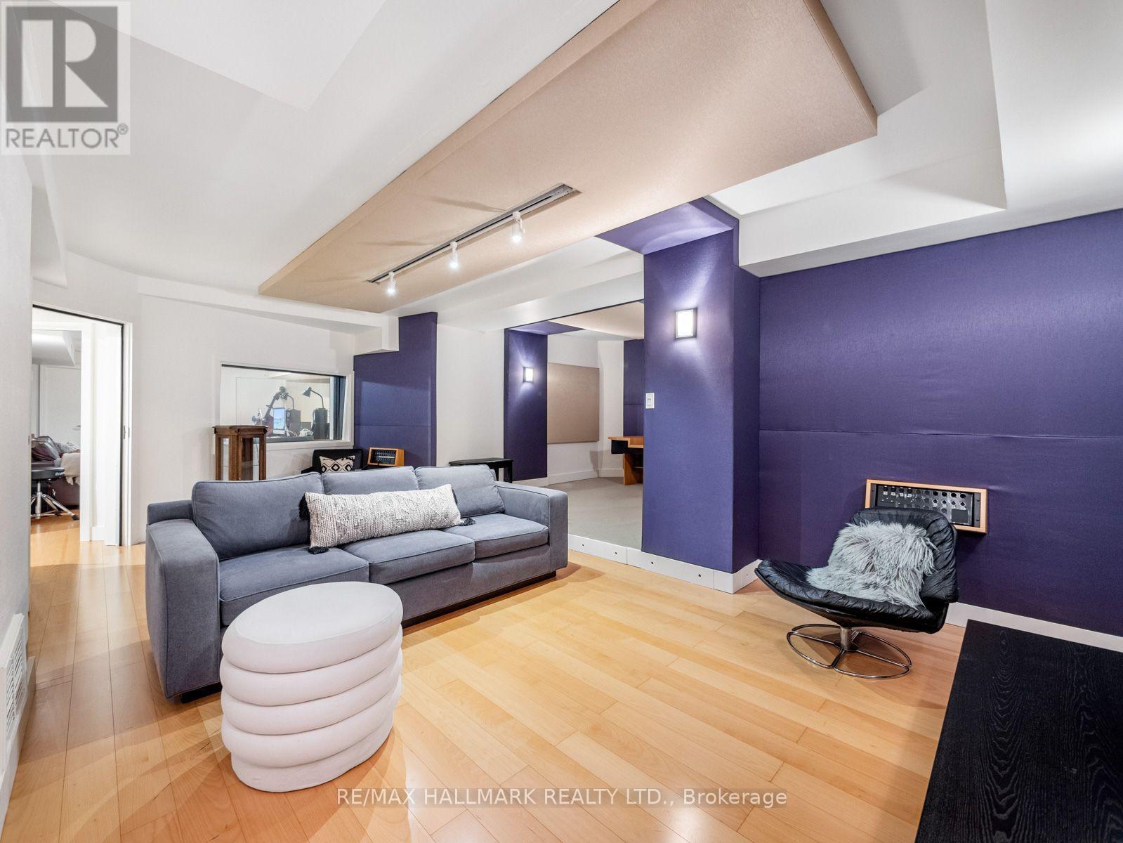 43 Prince Charles Drive, Toronto, Ontario  M6A 2H4 - Photo 44 - C13735286