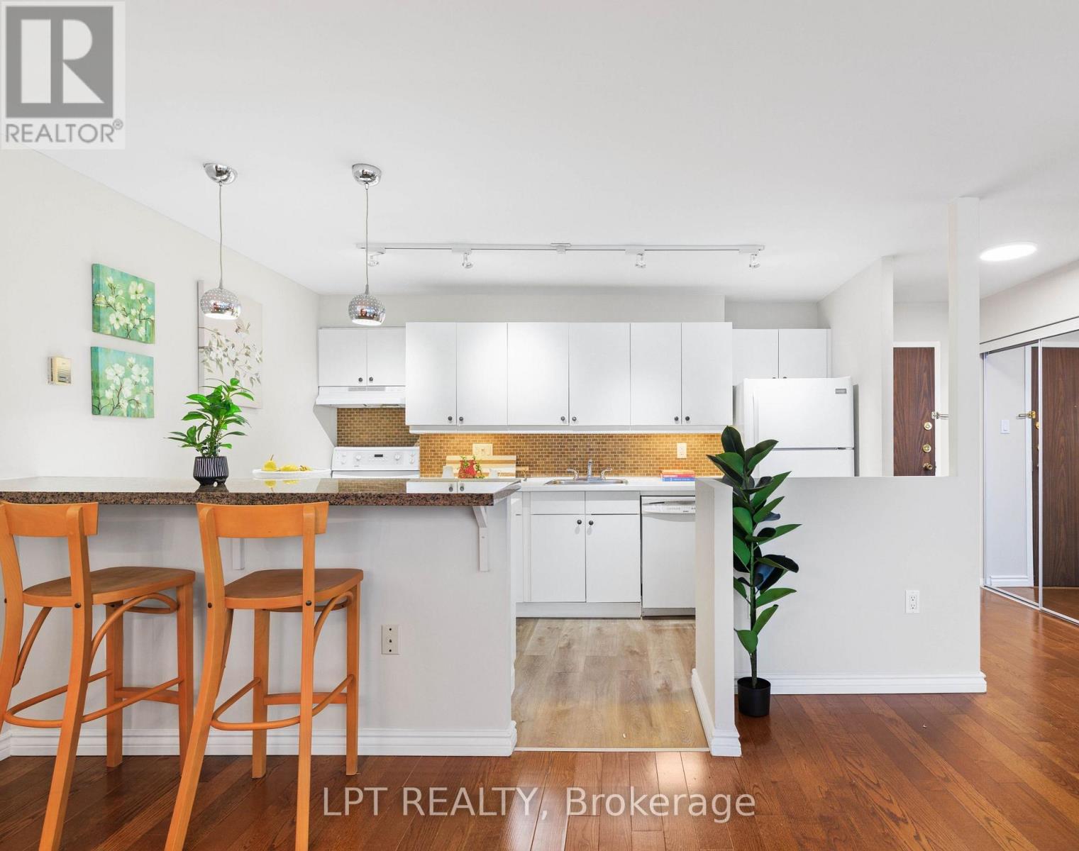 1910 - 15 TORRANCE ROAD, Toronto, Ontario