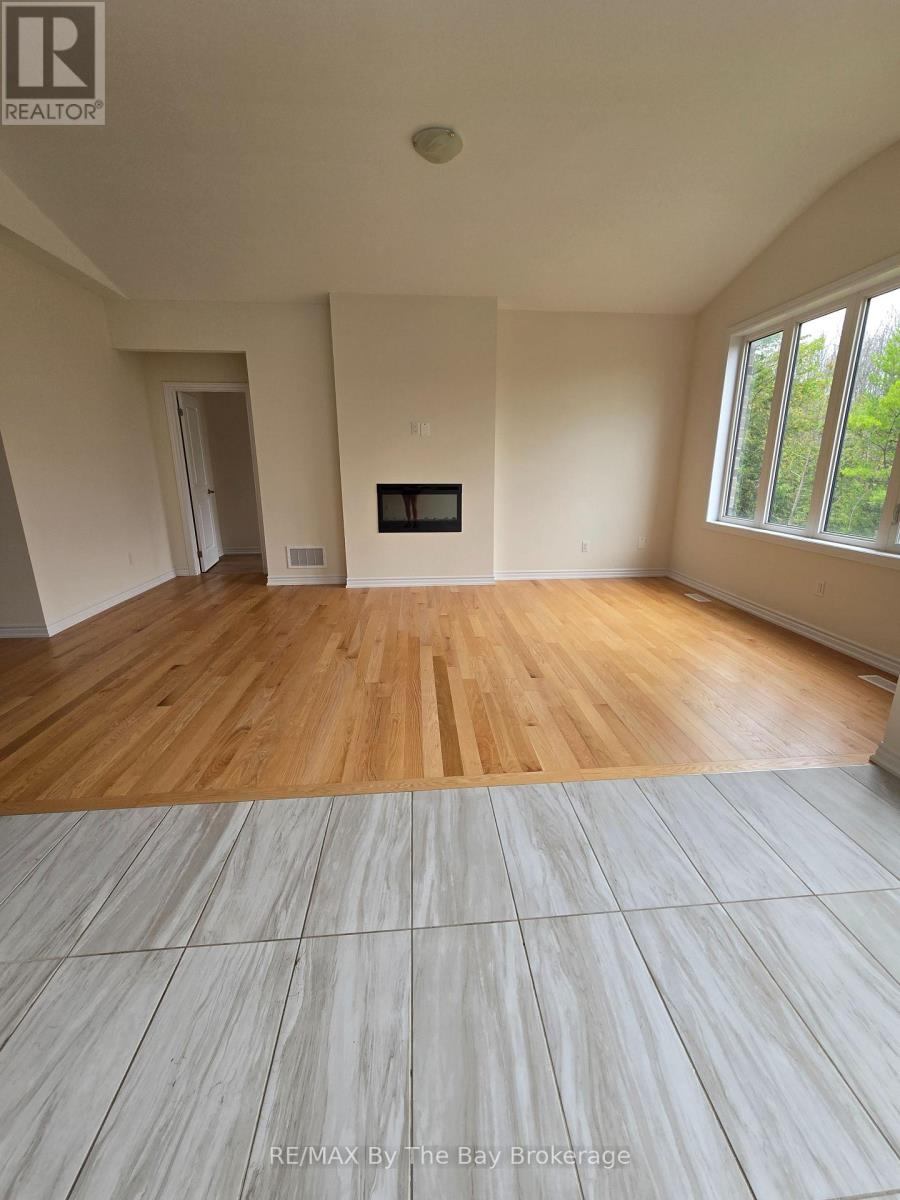40 Rosanne Circle, Wasaga Beach, Ontario  L9Z 0N3 - Photo 4 - S13735280
