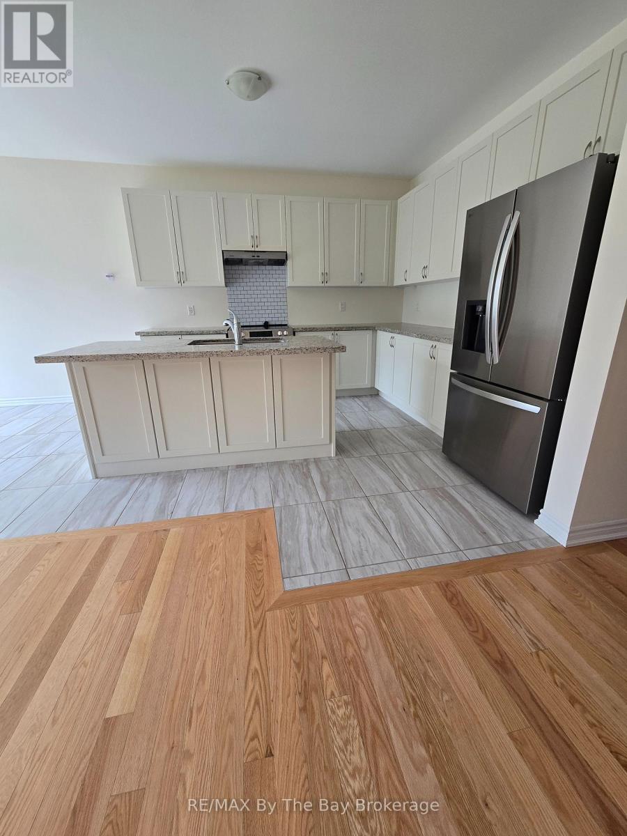 40 Rosanne Circle, Wasaga Beach, Ontario  L9Z 0N3 - Photo 5 - S13735280