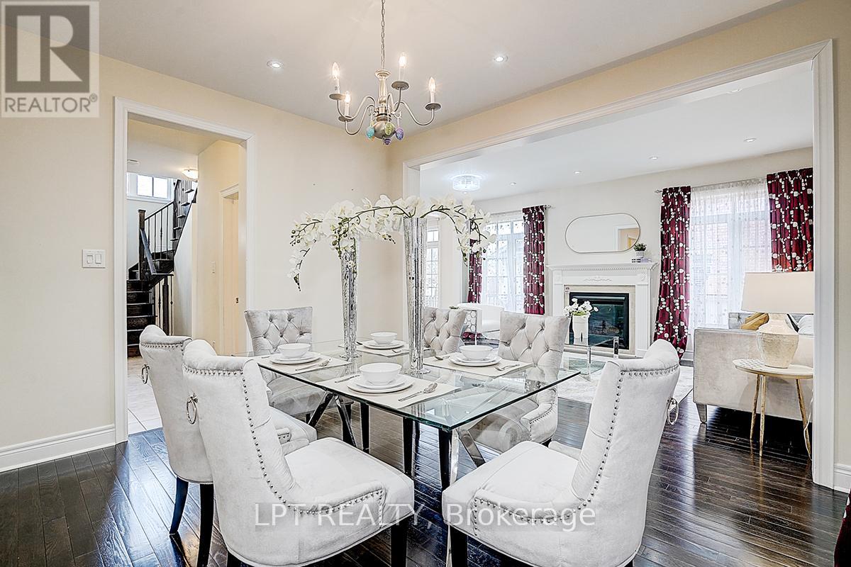 116 Dunlop Street, Richmond Hill, Ontario  L4C 0X1 - Photo 7 - N13735222