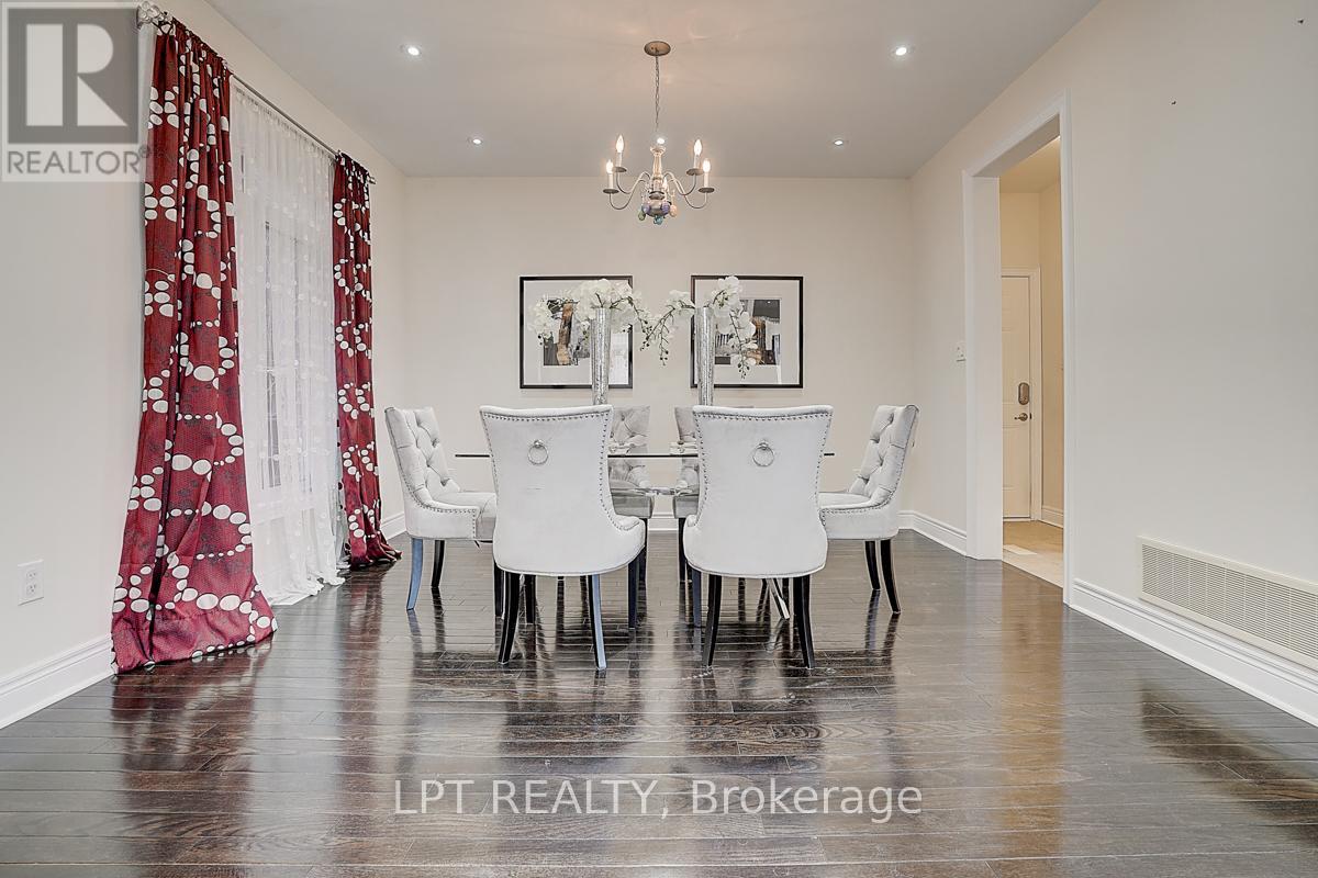 116 Dunlop Street, Richmond Hill, Ontario  L4C 0X1 - Photo 8 - N13735222