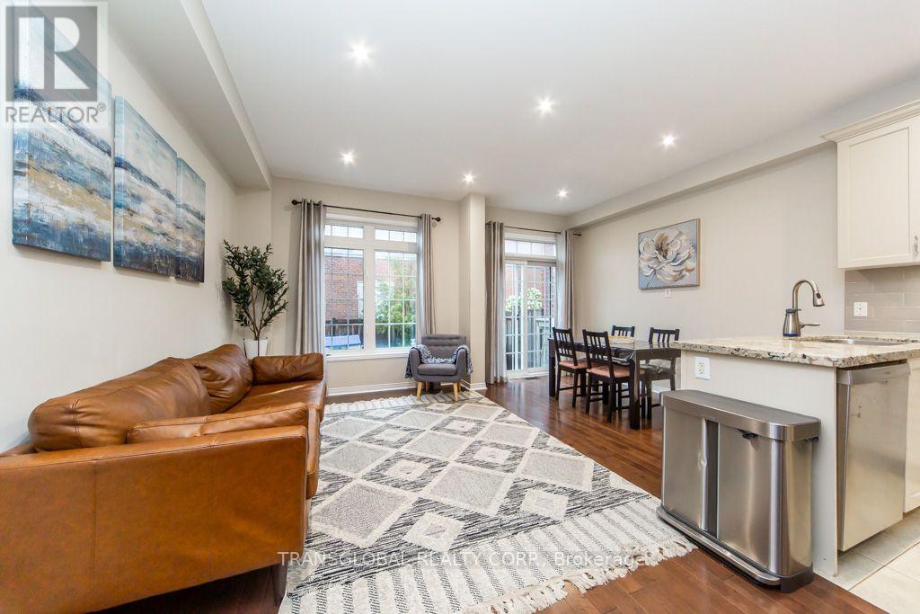 83 Spruce Pine Crescent N, Vaughan, Ontario  L6A 0X7 - Photo 4 - N13735242