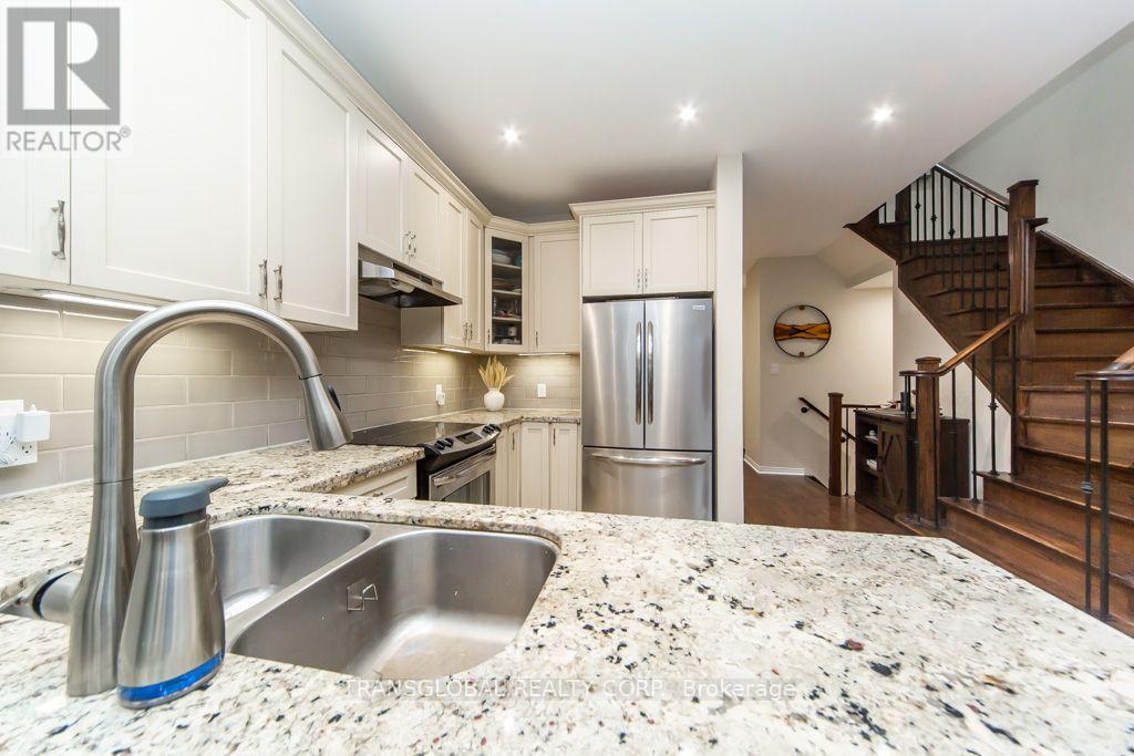 83 Spruce Pine Crescent N, Vaughan, Ontario  L6A 0X7 - Photo 5 - N13735242