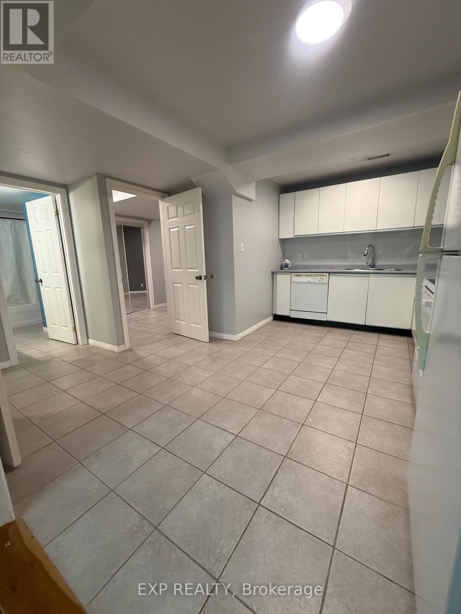 52 Compton Crescent, Bradford West Gwillimbury, Ontario  L3Z 2X6 - Photo 6 - N13735304